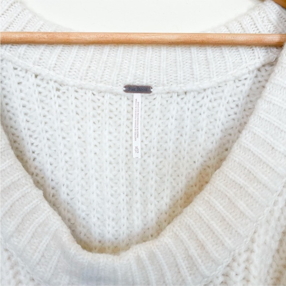 FREE PEOPLE Blue Bell sweater cream white off shoulder knit oversize NWT… - Picture 7 of 12